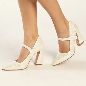 NIB Lulu’s white glitter pumps